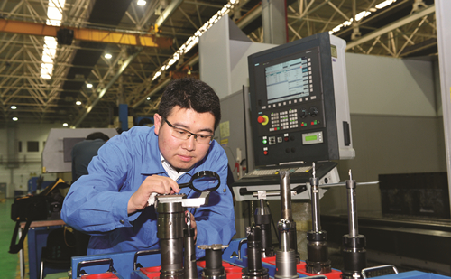 曹彦生.jpg 曹彦生.jpg