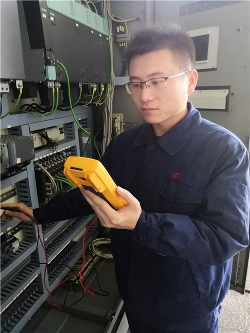 董智斌数控设备07班x_副本.jpg 董智斌数控设备07班x_副本.jpg